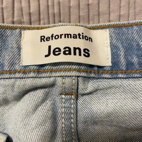 Reformation distressed denim shorts size 26 wash Tahoe Destroyed - Picture 11 of 13
